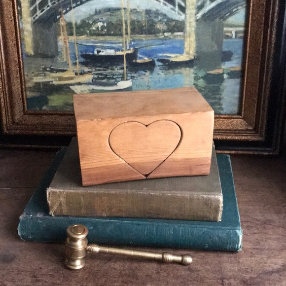 Primitive Wood Heart Trinket Box - Picture 2 of 11